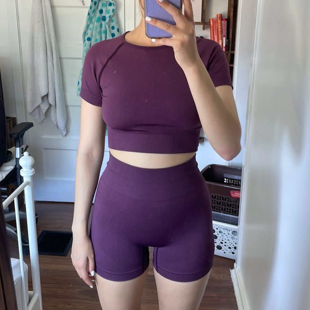 SALE!! Matching 2 piece athletic set.        (CCready)